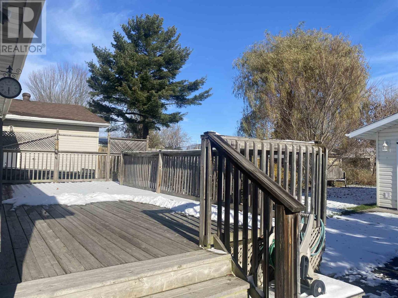 246 Lake St, Sault Ste. Marie, Ontario  P6A 4B1 - Photo 3 - SM253323