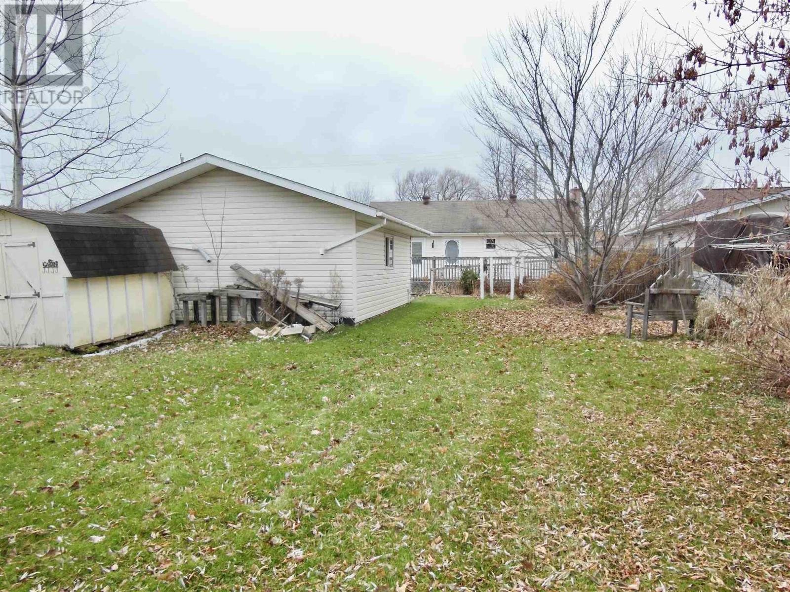 246 Lake St, Sault Ste. Marie, Ontario  P6A 4B1 - Photo 7 - SM253323