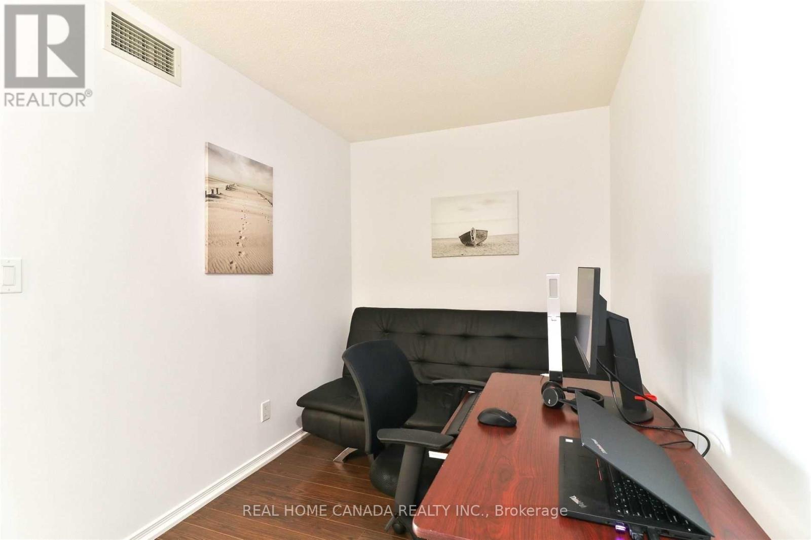 1802 - 4879 Kimbermount Avenue, Mississauga, Ontario  L5M 7R8 - Photo 11 - W12566782