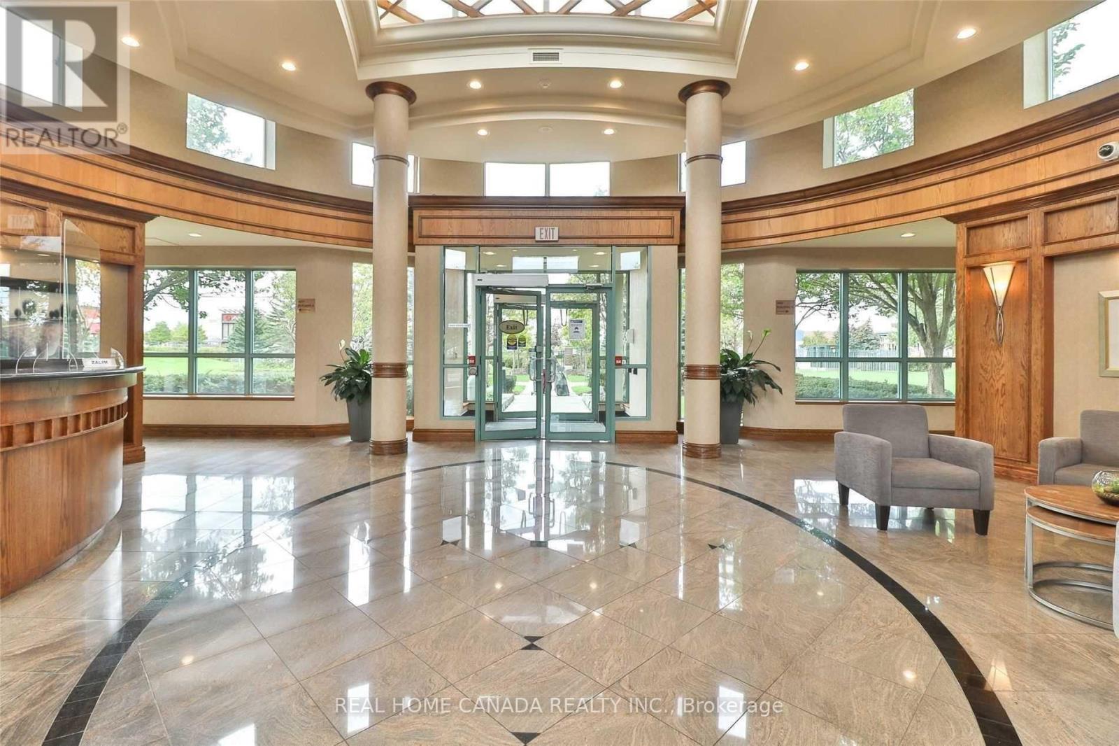 1802 - 4879 Kimbermount Avenue, Mississauga, Ontario  L5M 7R8 - Photo 4 - W12566782