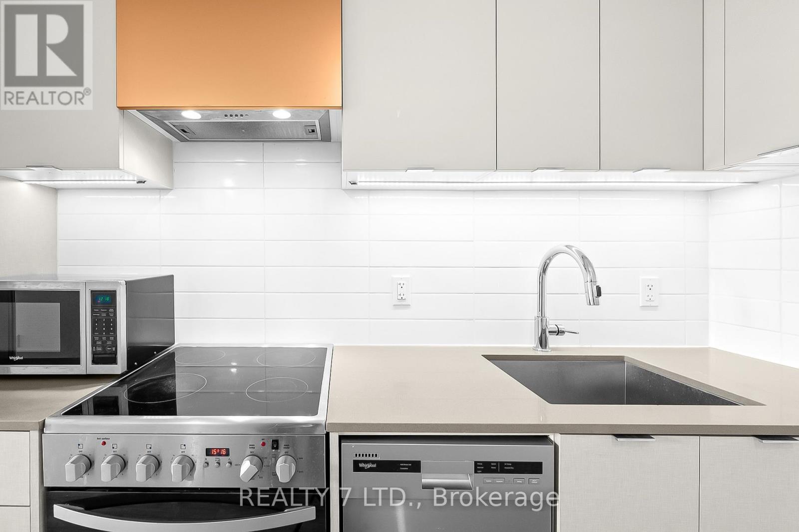 838 - 26 Gibbs Road, Toronto, Ontario  M9B 0E3 - Photo 10 - W12566786