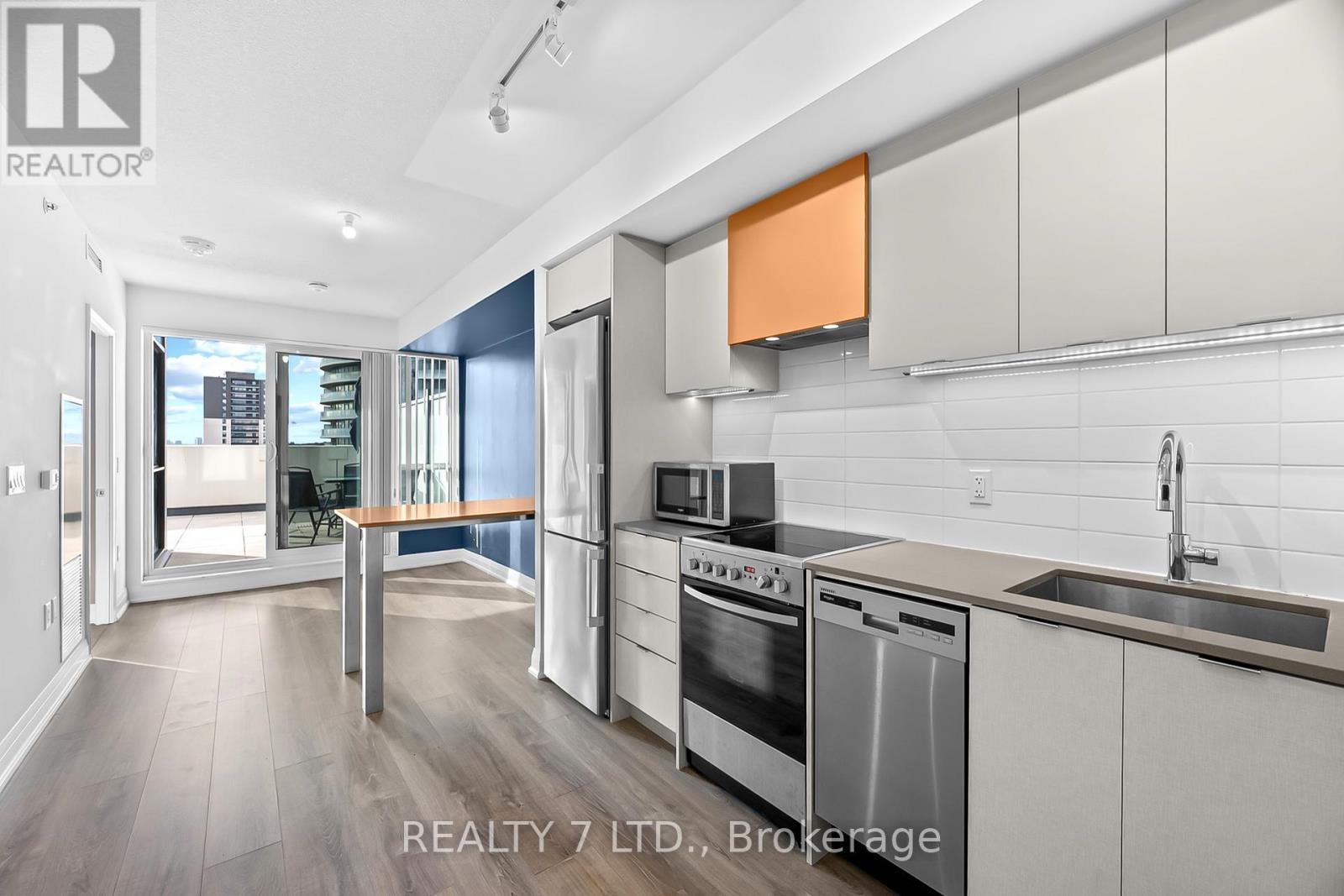 838 - 26 Gibbs Road, Toronto, Ontario  M9B 0E3 - Photo 13 - W12566786