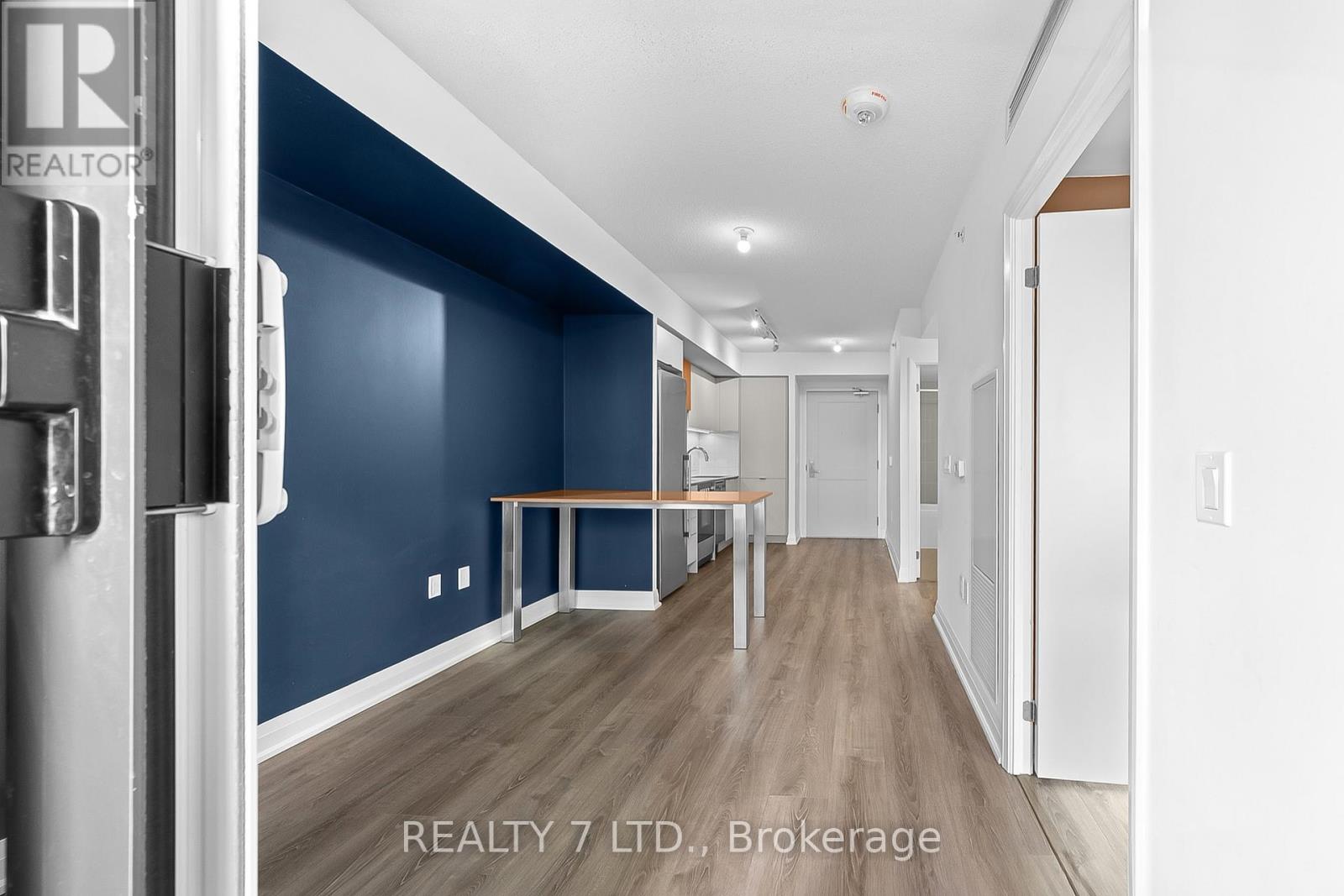 838 - 26 Gibbs Road, Toronto, Ontario  M9B 0E3 - Photo 16 - W12566786