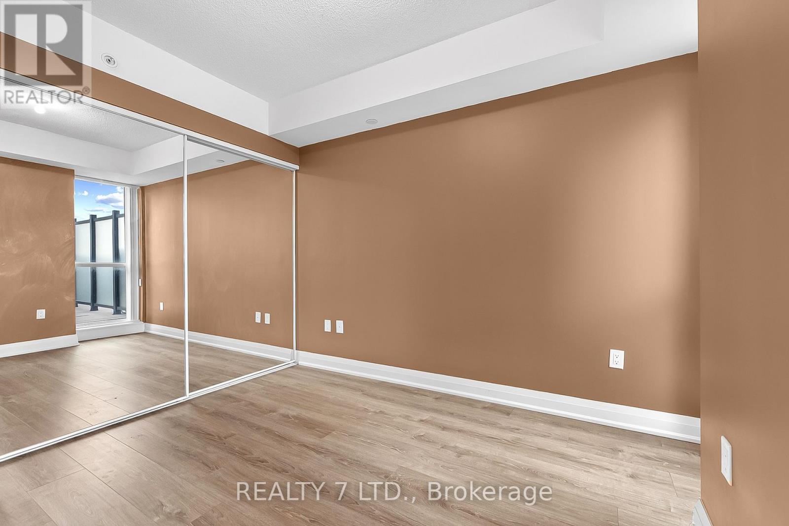 838 - 26 Gibbs Road, Toronto, Ontario  M9B 0E3 - Photo 23 - W12566786