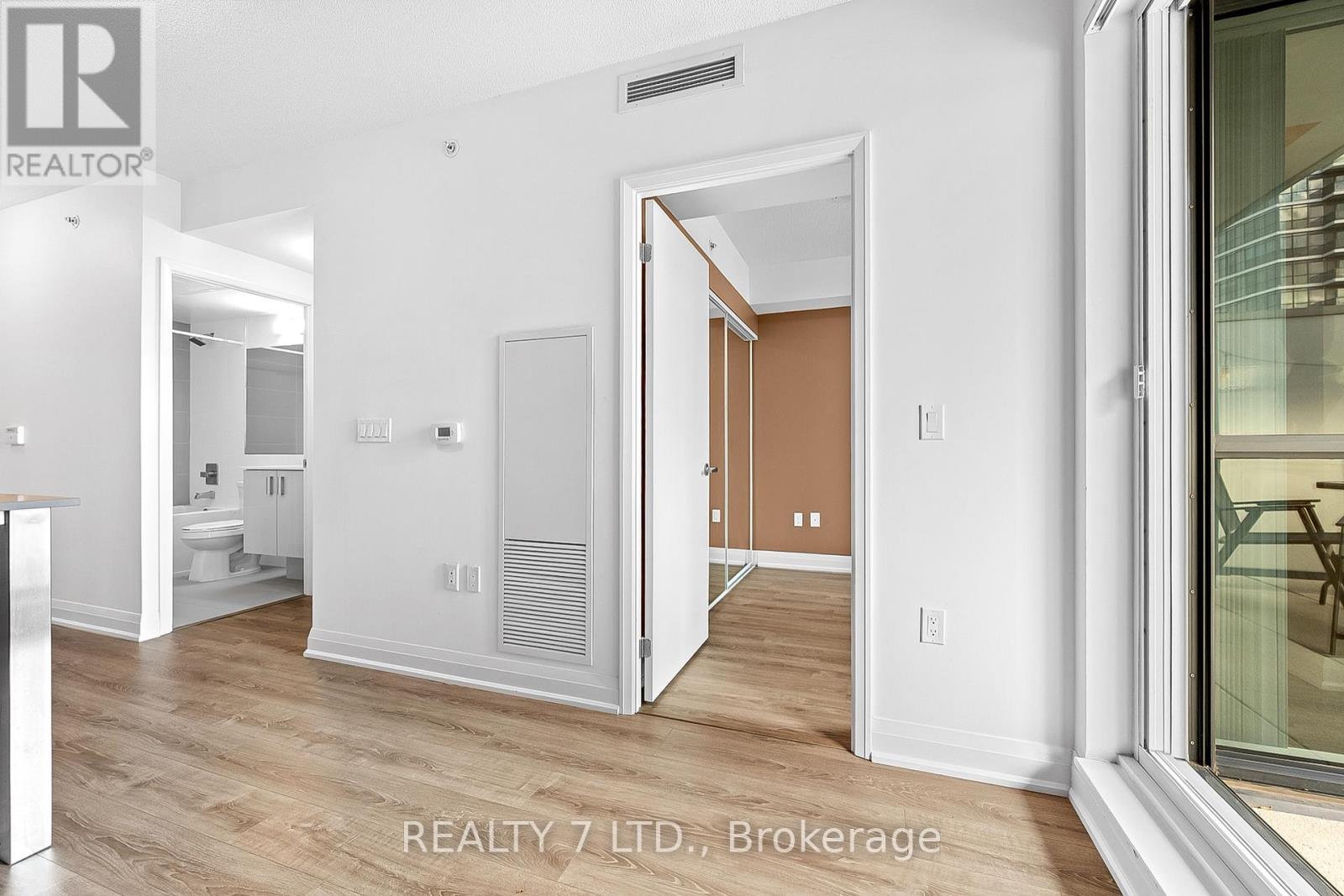 838 - 26 Gibbs Road, Toronto, Ontario  M9B 0E3 - Photo 24 - W12566786