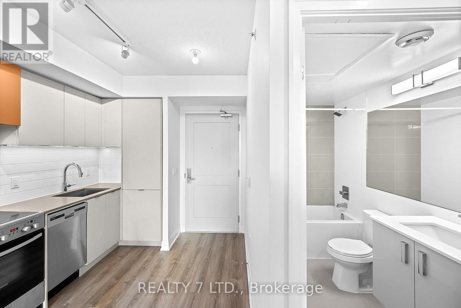 838 - 26 Gibbs Road, Toronto, Ontario  M9B 0E3 - Photo 25 - W12566786