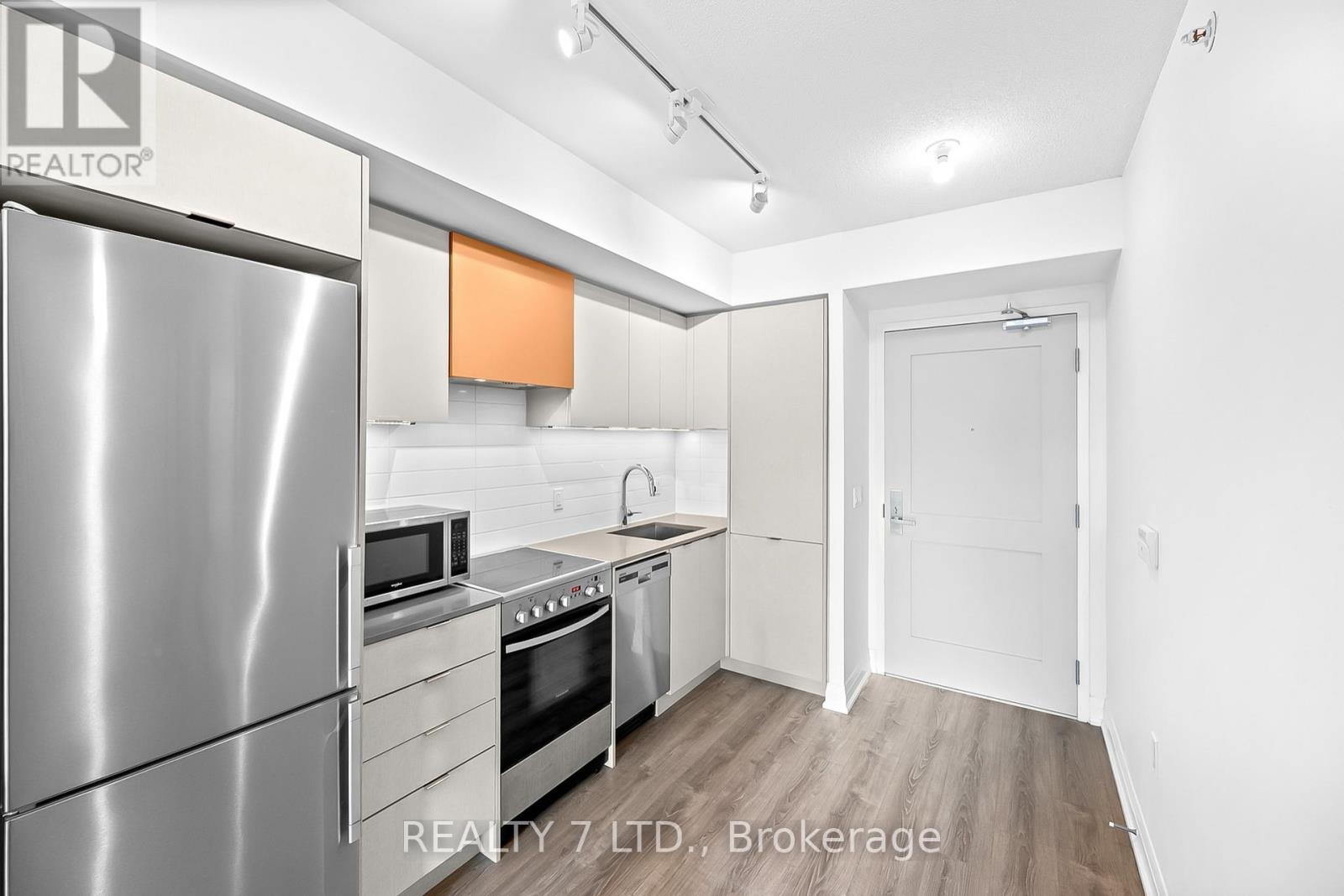 838 - 26 Gibbs Road, Toronto, Ontario  M9B 0E3 - Photo 9 - W12566786