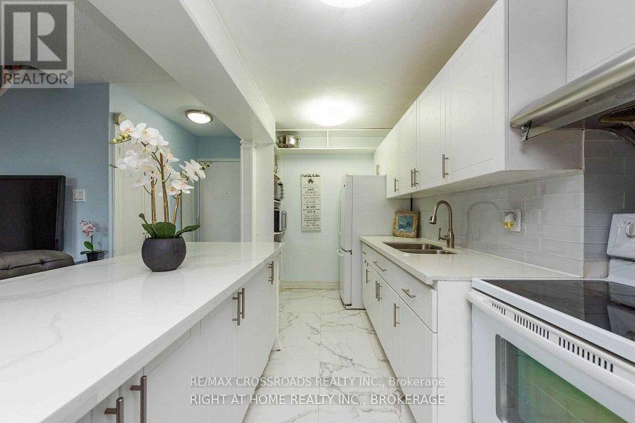 73 - 1624 Bloor Street W, Mississauga, Ontario  L4X 2S2 - Photo 2 - W12566790