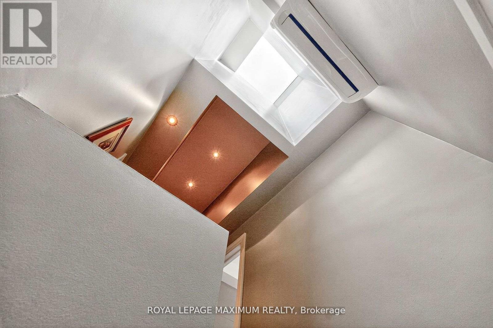 65 Parkdale Road, Toronto, Ontario  M6R 1E3 - Photo 22 - W12566796