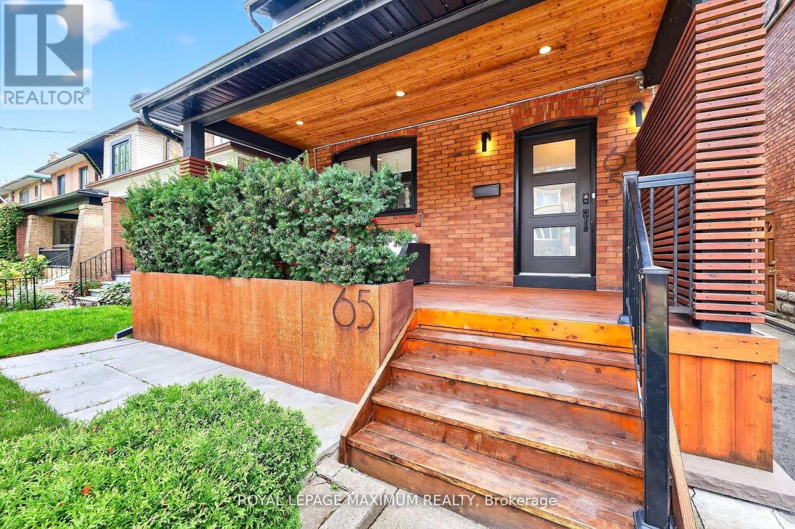 65 Parkdale Road, Toronto, Ontario  M6R 1E3 - Photo 3 - W12566796
