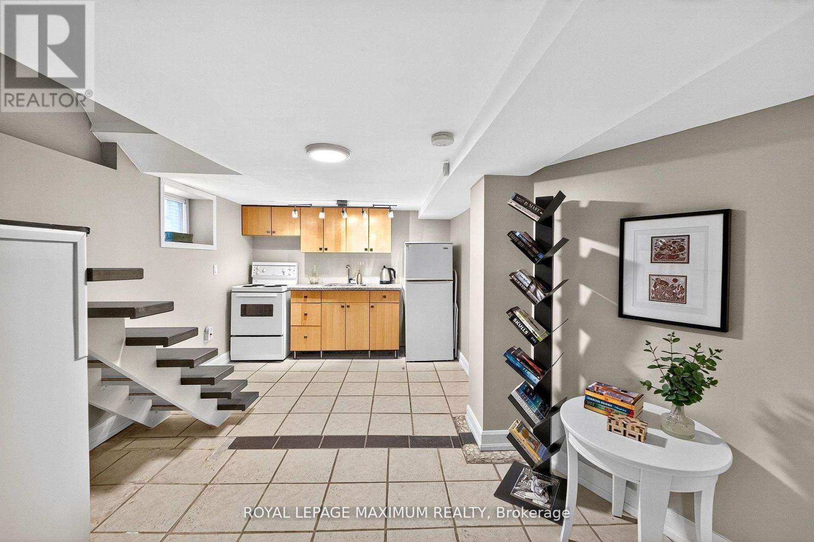 65 Parkdale Road, Toronto, Ontario  M6R 1E3 - Photo 36 - W12566796