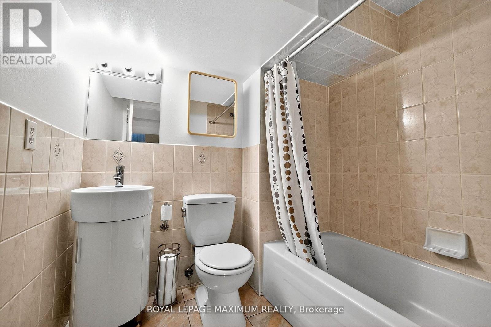 65 Parkdale Road, Toronto, Ontario  M6R 1E3 - Photo 40 - W12566796