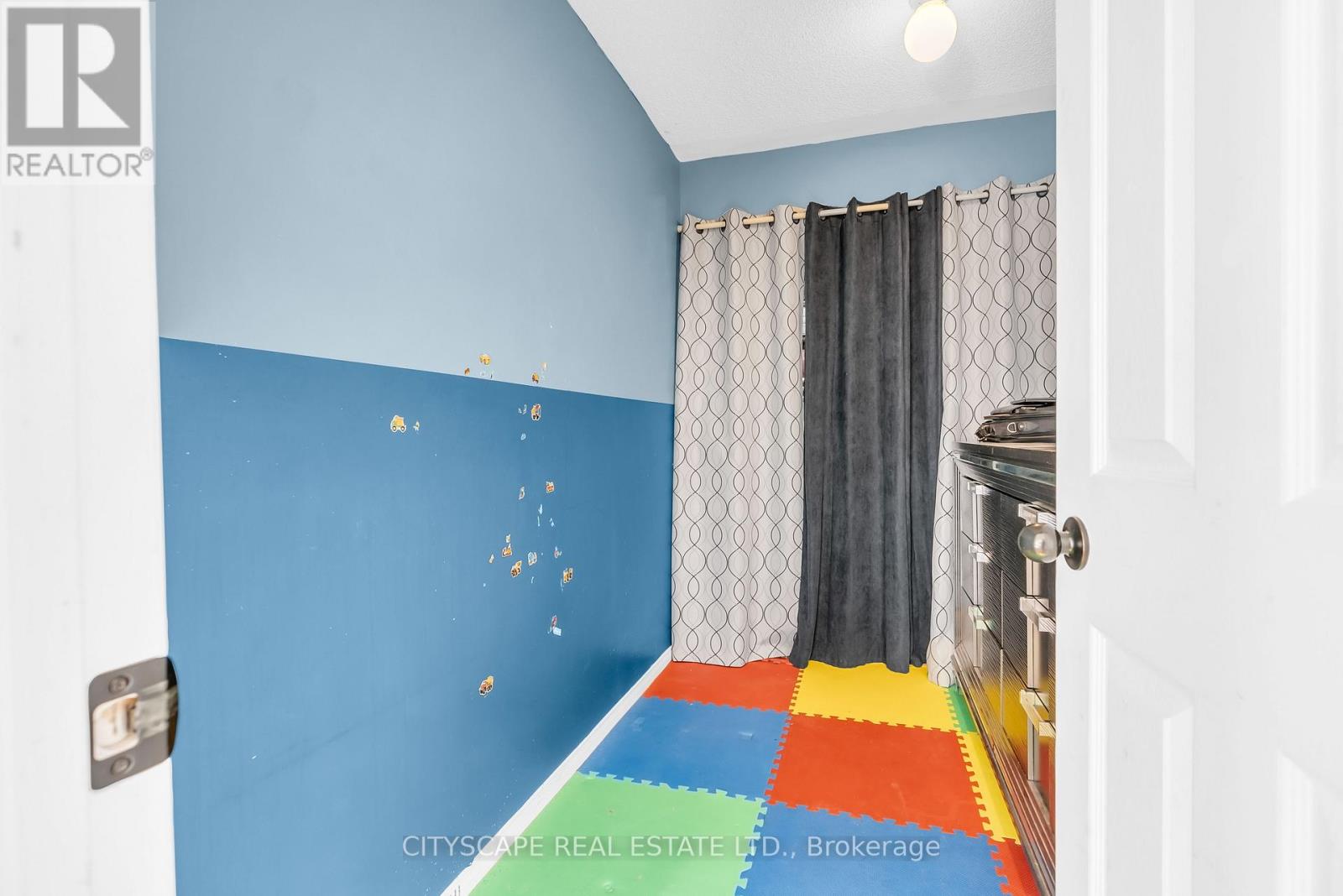 1048 Zimmerman Crescent, Milton, Ontario  L9T 5S6 - Photo 21 - W12566802