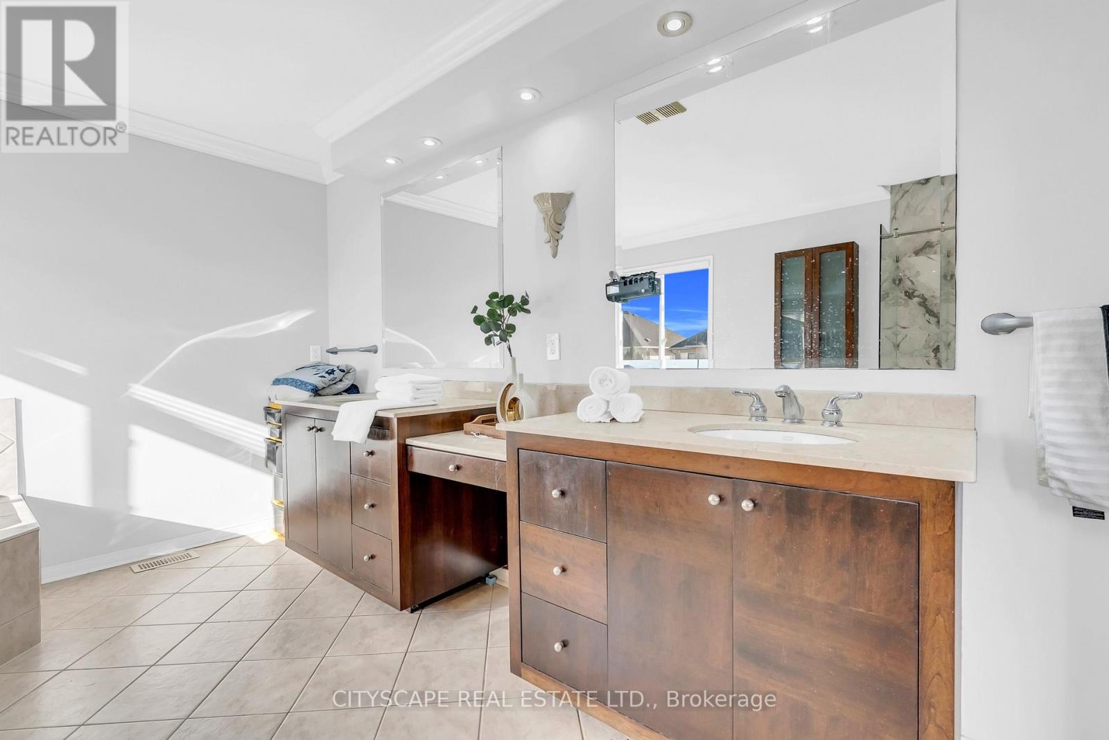 1048 Zimmerman Crescent, Milton, Ontario  L9T 5S6 - Photo 23 - W12566802