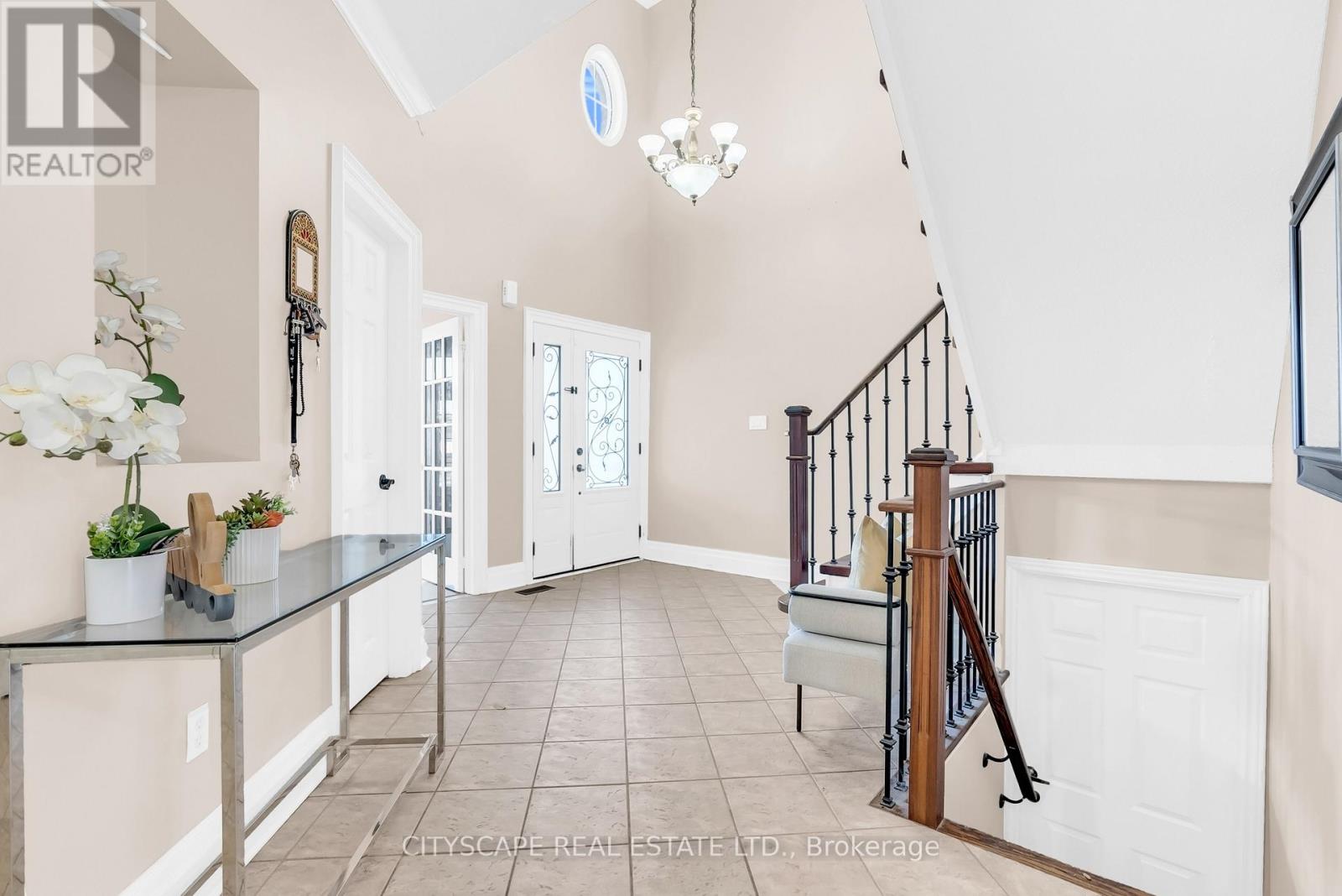 1048 Zimmerman Crescent, Milton, Ontario  L9T 5S6 - Photo 8 - W12566802