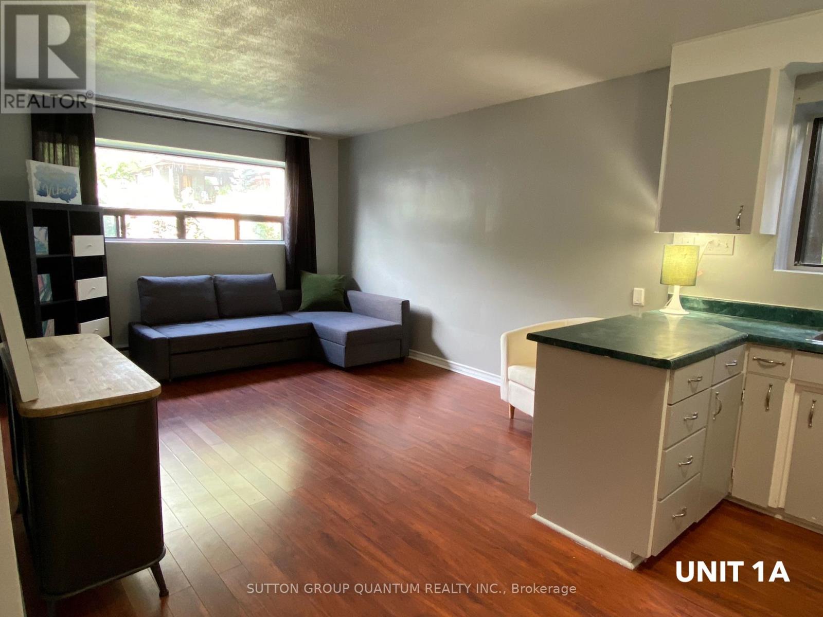 25a Milton Street, Toronto, Ontario  M8Y 2X7 - Photo 19 - W12566816