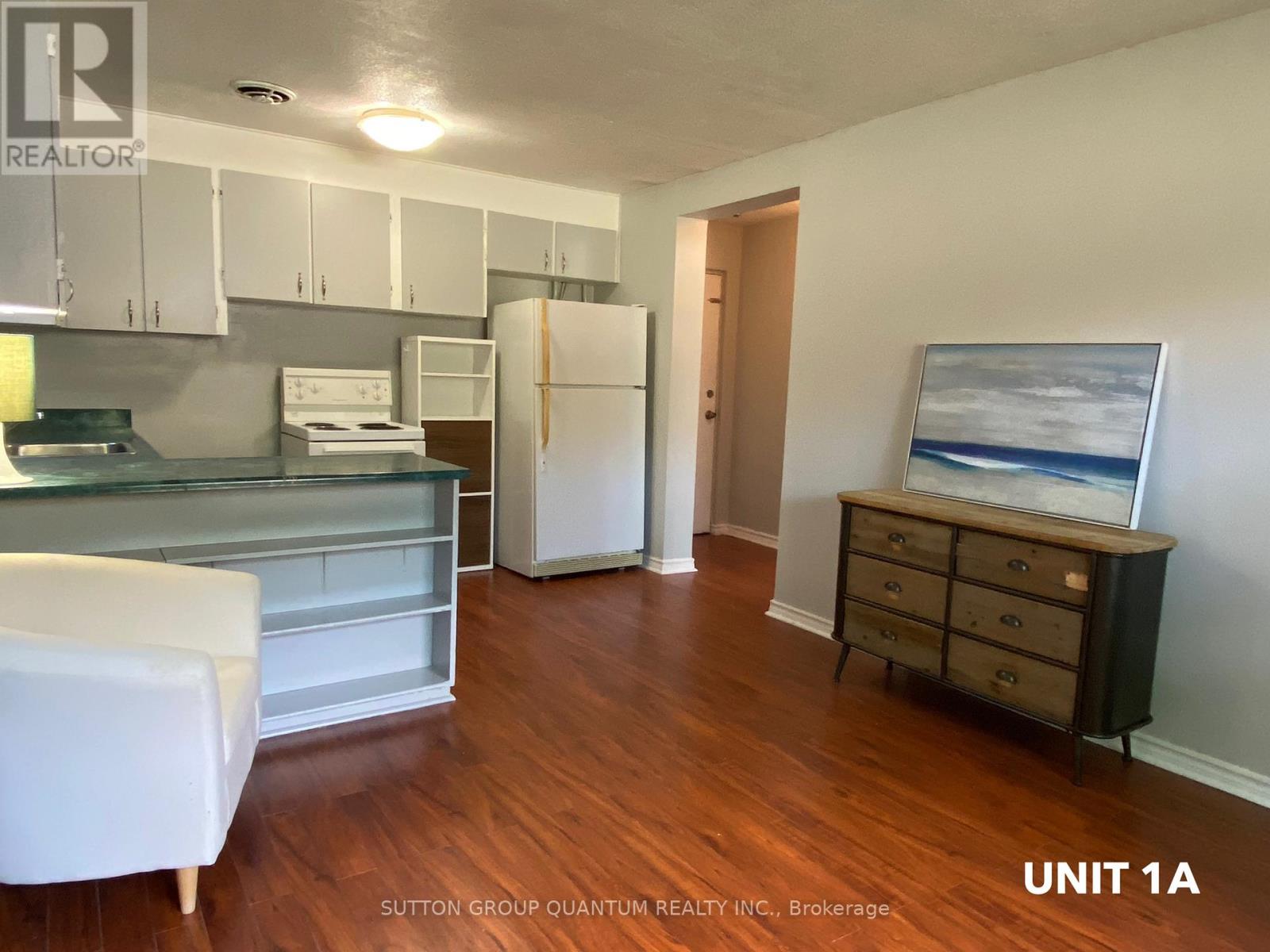 25a Milton Street, Toronto, Ontario  M8Y 2X7 - Photo 21 - W12566816