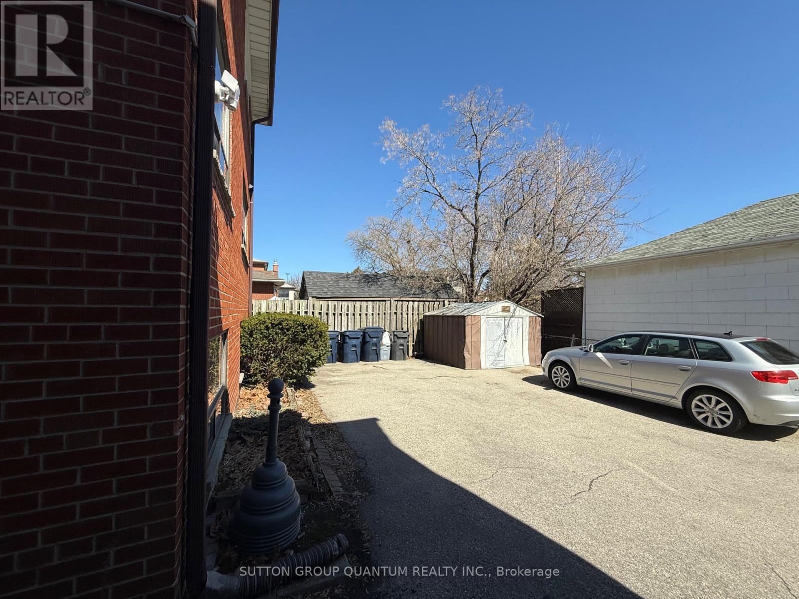25a Milton Street, Toronto, Ontario  M8Y 2X7 - Photo 3 - W12566816