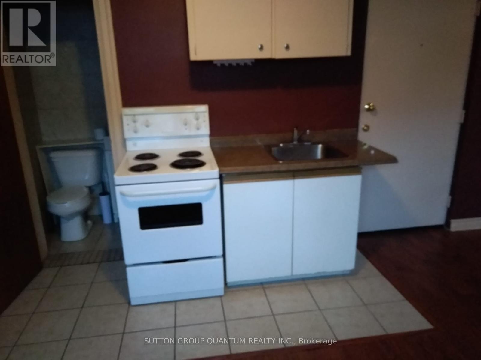 25a Milton Street, Toronto, Ontario  M8Y 2X7 - Photo 36 - W12566816