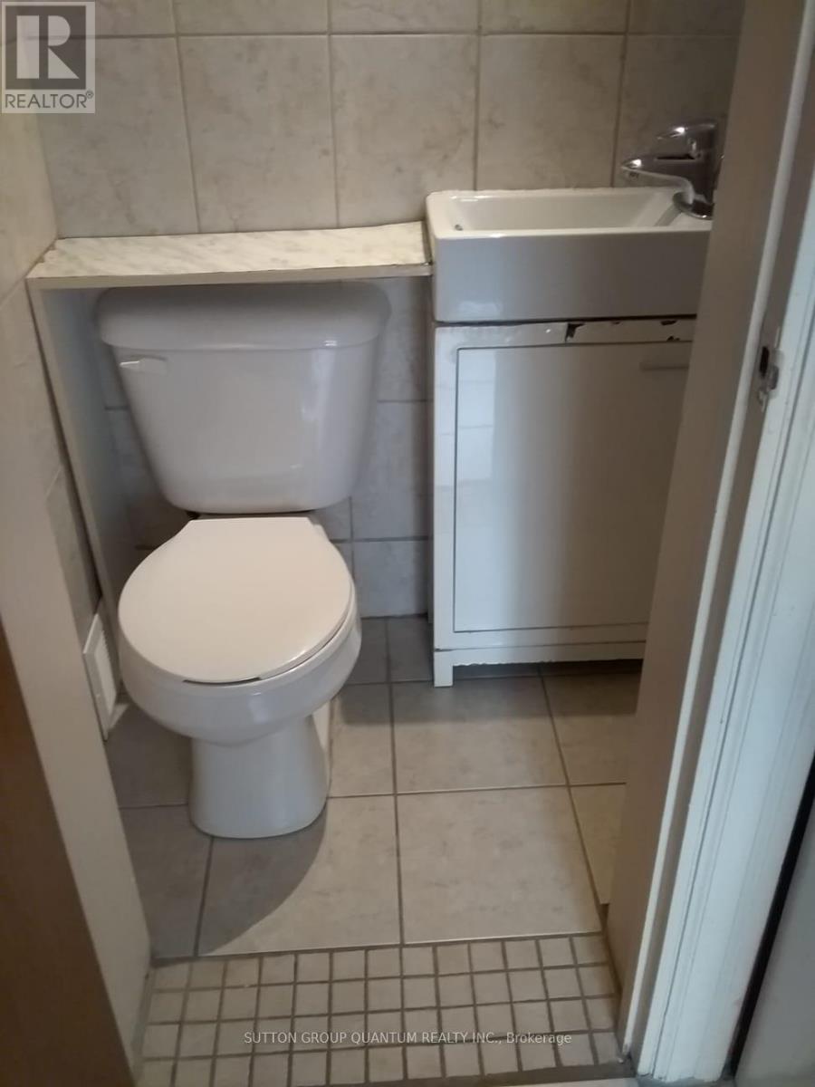 25a Milton Street, Toronto, Ontario  M8Y 2X7 - Photo 38 - W12566816