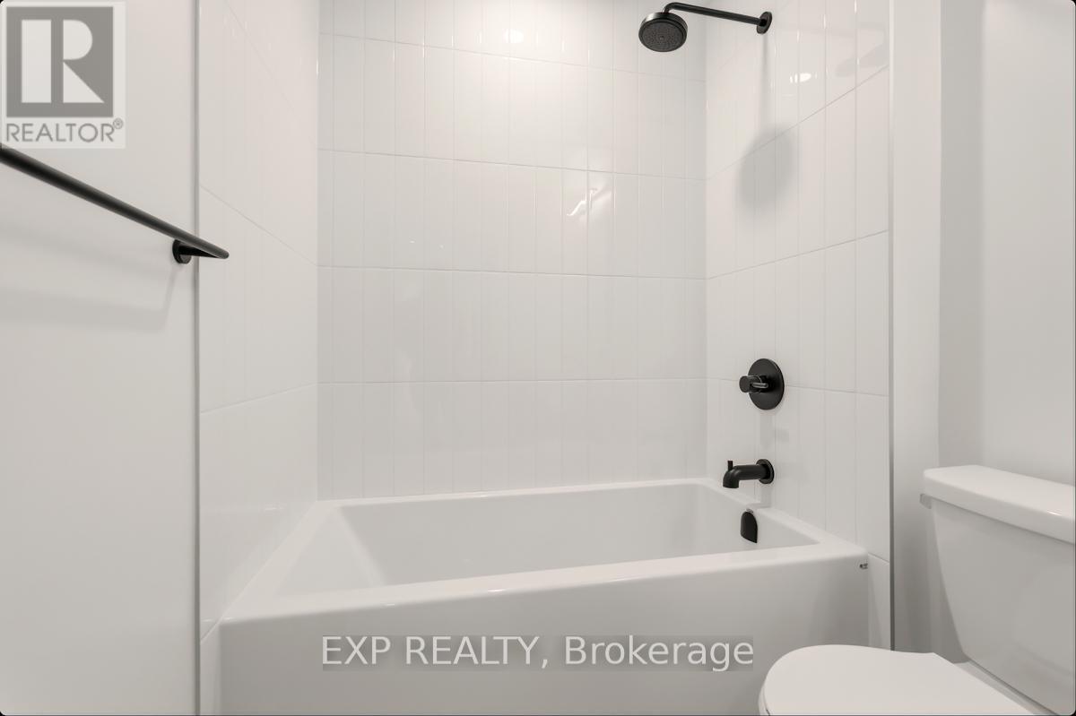 906 - 2495 Eglinton Avenue W, Mississauga, Ontario  L5M 2T2 - Photo 34 - W12566824