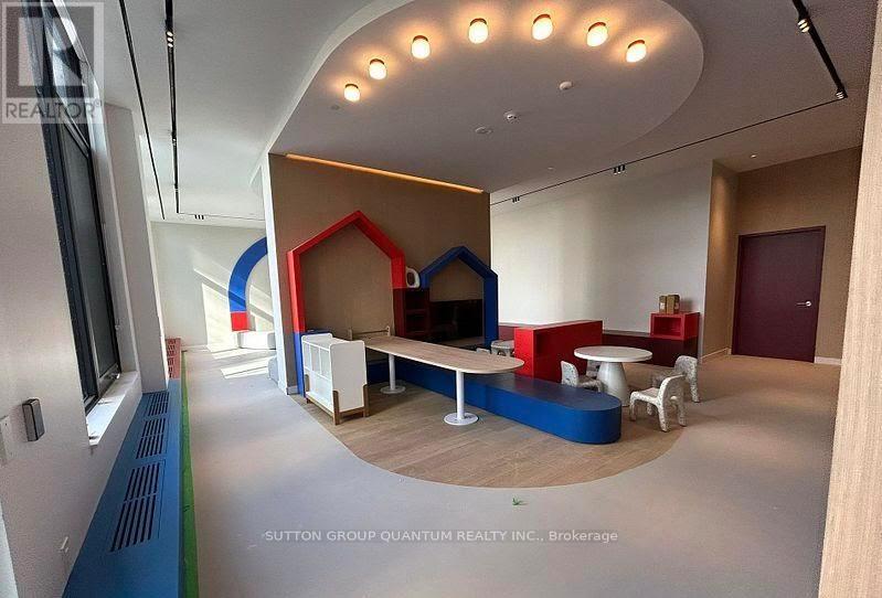 1705 - 395 Square One Drive S, Mississauga, Ontario  L5B 0P6 - Photo 12 - W12566850