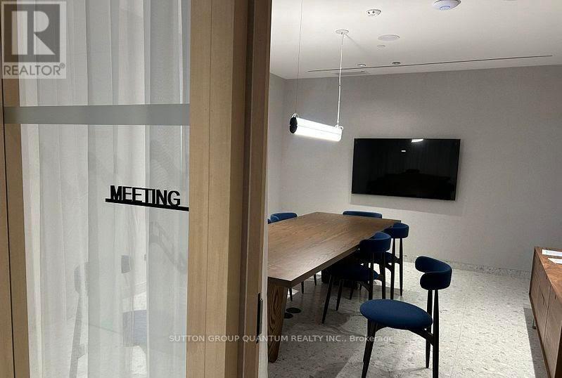 1705 - 395 Square One Drive S, Mississauga, Ontario  L5B 0P6 - Photo 16 - W12566850