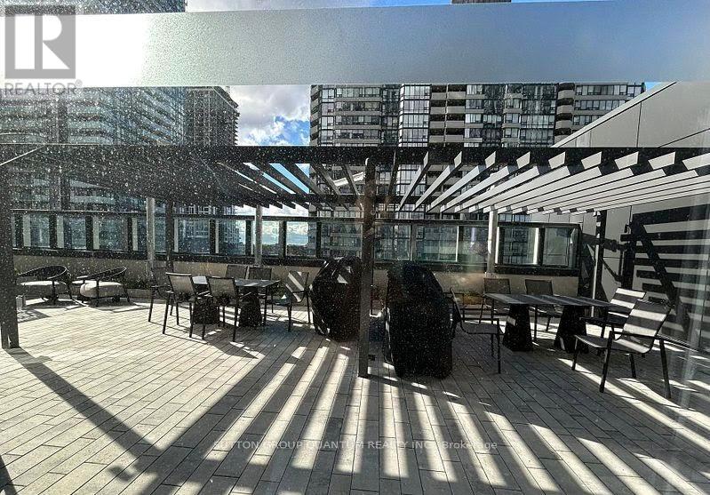 1705 - 395 Square One Drive S, Mississauga, Ontario  L5B 0P6 - Photo 19 - W12566850