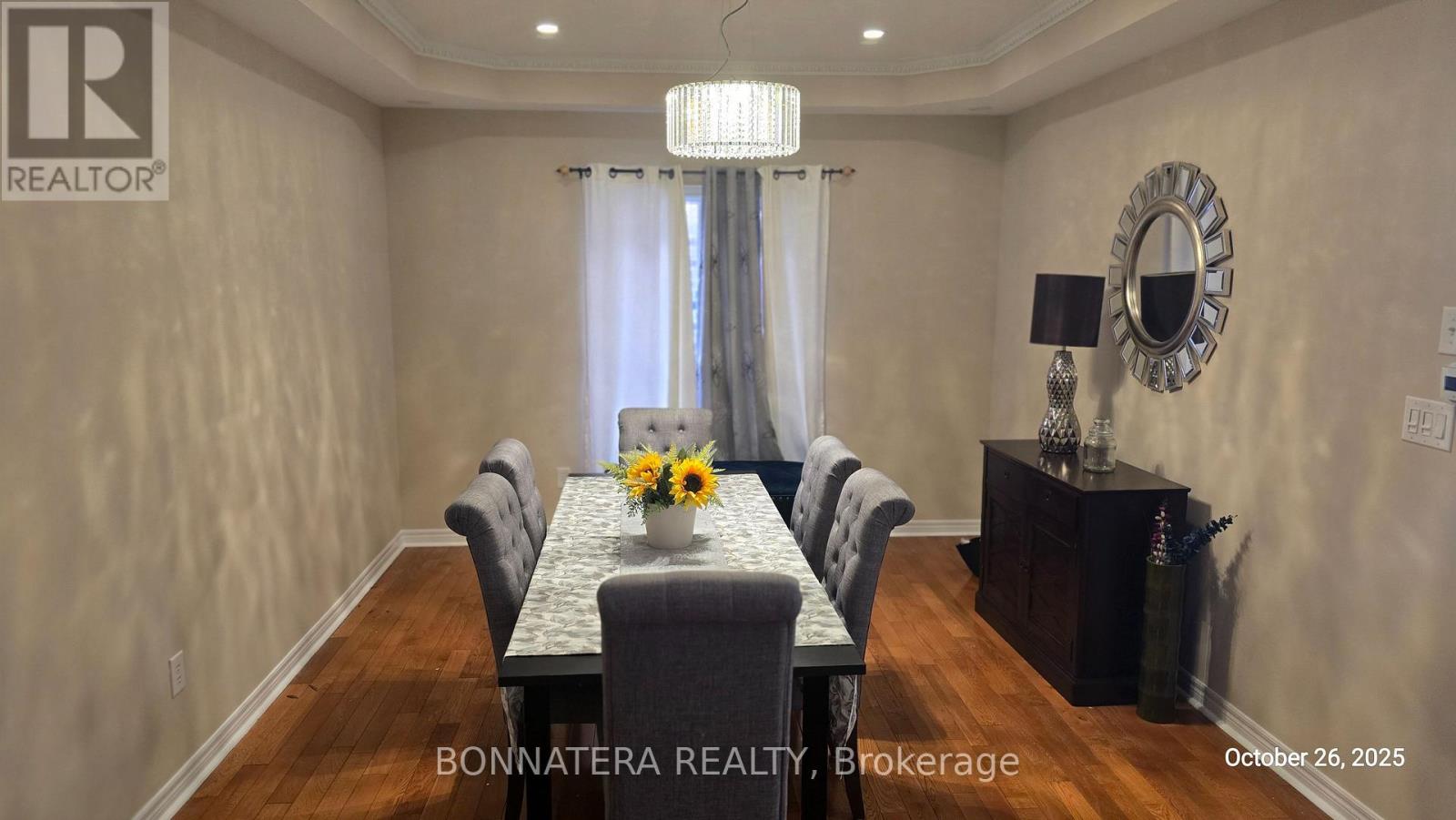 3156 Clipperton (Main & Upper & Part Of Basement) Drive, Mississauga, Ontario  L5M 0C2 - Photo 6 - W12566882