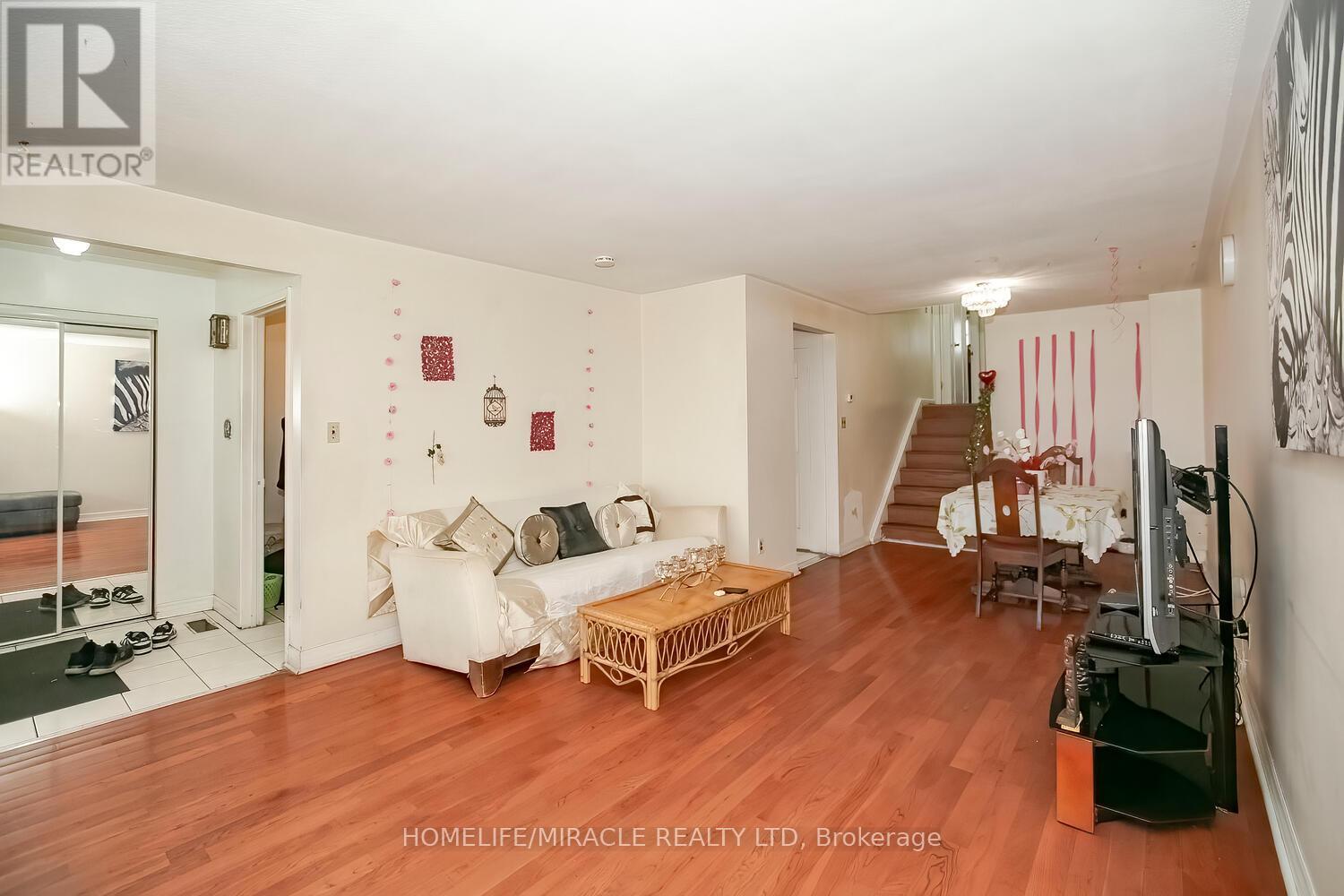 3436 Clara Drive, Mississauga, Ontario  L4T 2C7 - Photo 3 - W12566894