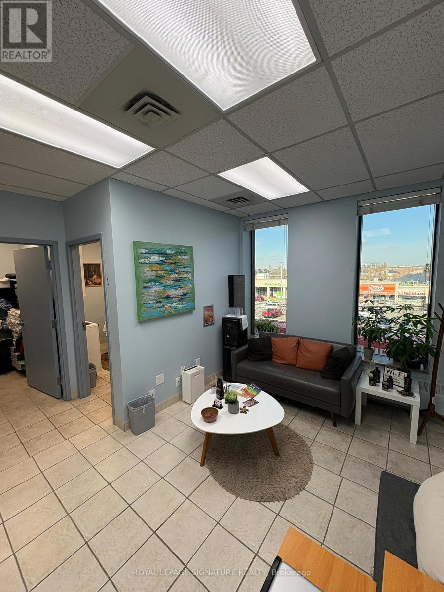 305 - 1017 Wilson Avenue, Toronto, Ontario  M3K 1Z1 - Photo 5 - W12566952