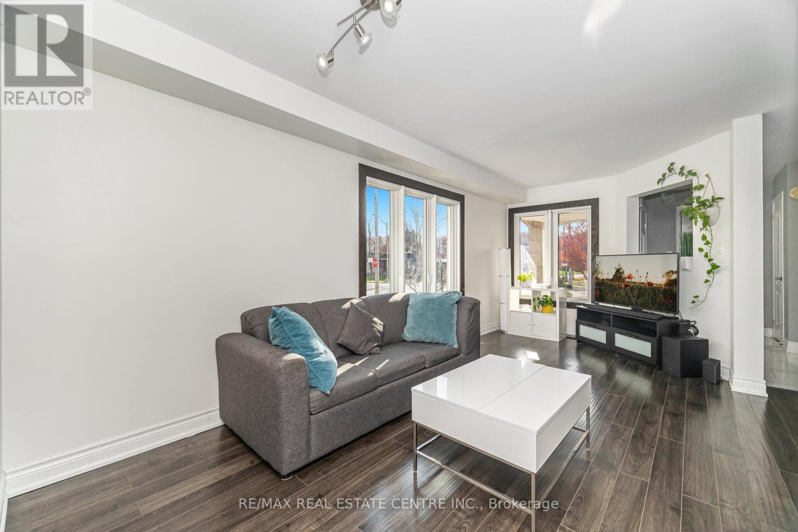 6835 Dillingwood Drive, Mississauga, Ontario  L5N 6Z9 - Photo 11 - W12566966