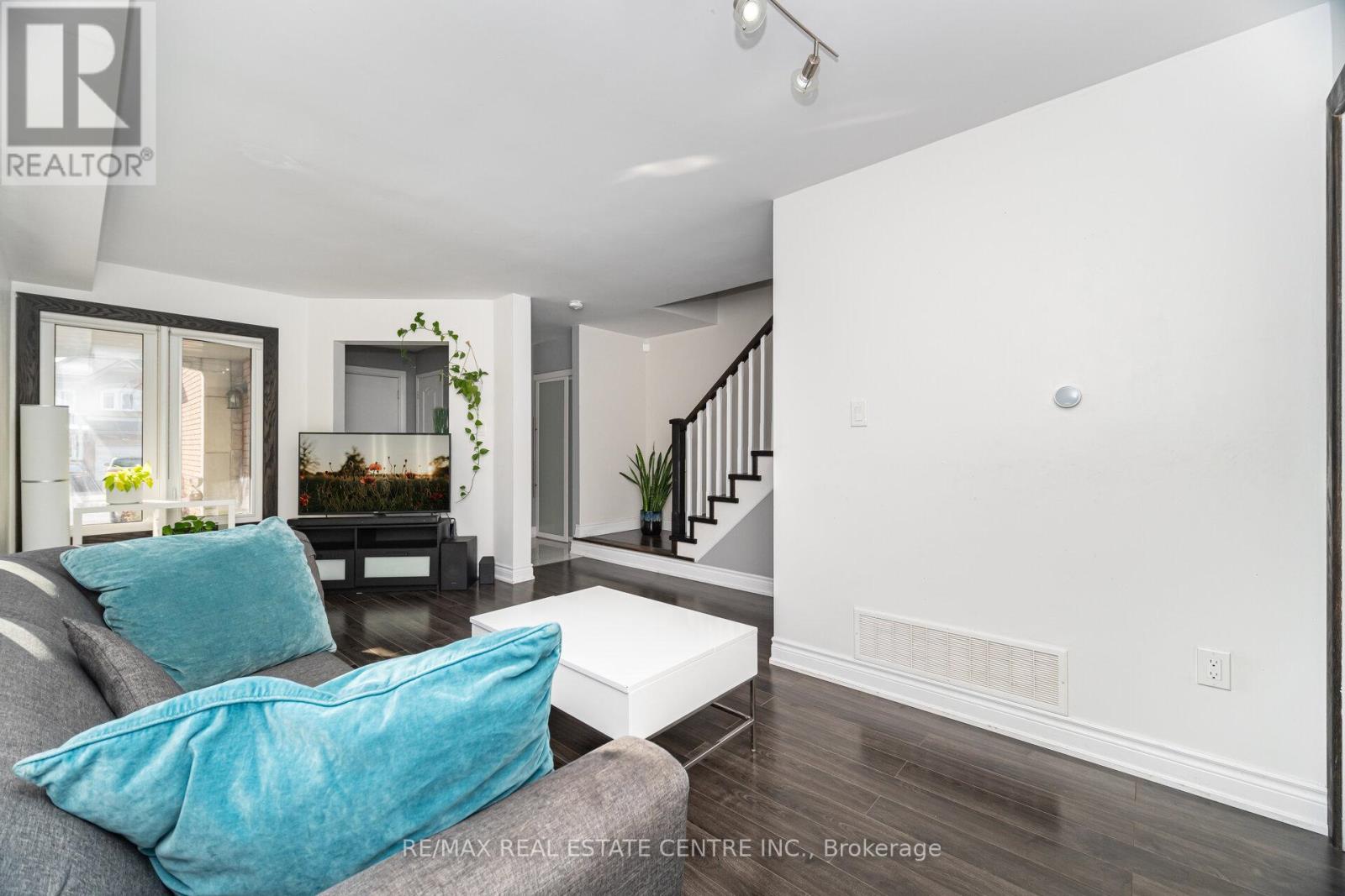 6835 Dillingwood Drive, Mississauga, Ontario  L5N 6Z9 - Photo 13 - W12566966