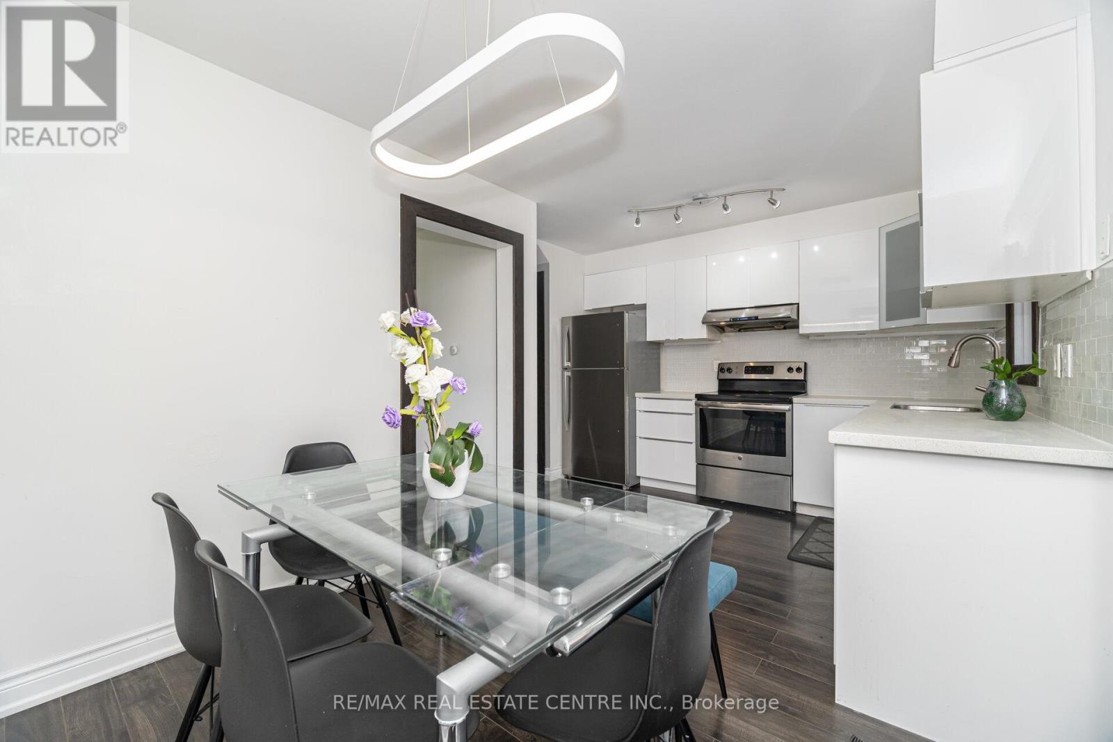 6835 Dillingwood Drive, Mississauga, Ontario  L5N 6Z9 - Photo 17 - W12566966