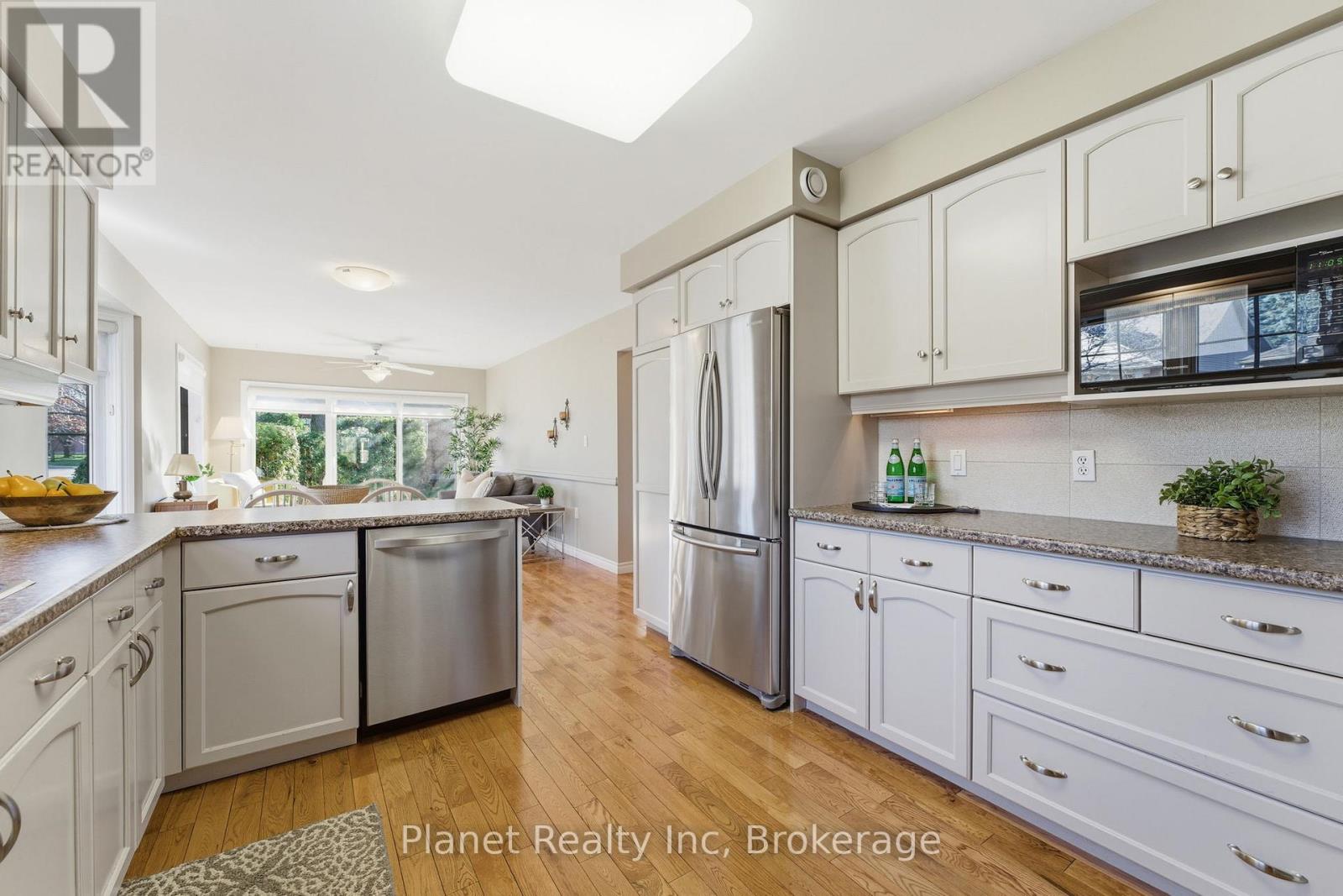 2 Sprucehaven Court, Guelph (Village By The Arboretum), Ontario  N1G 4X7 - Photo 11 - X12567100