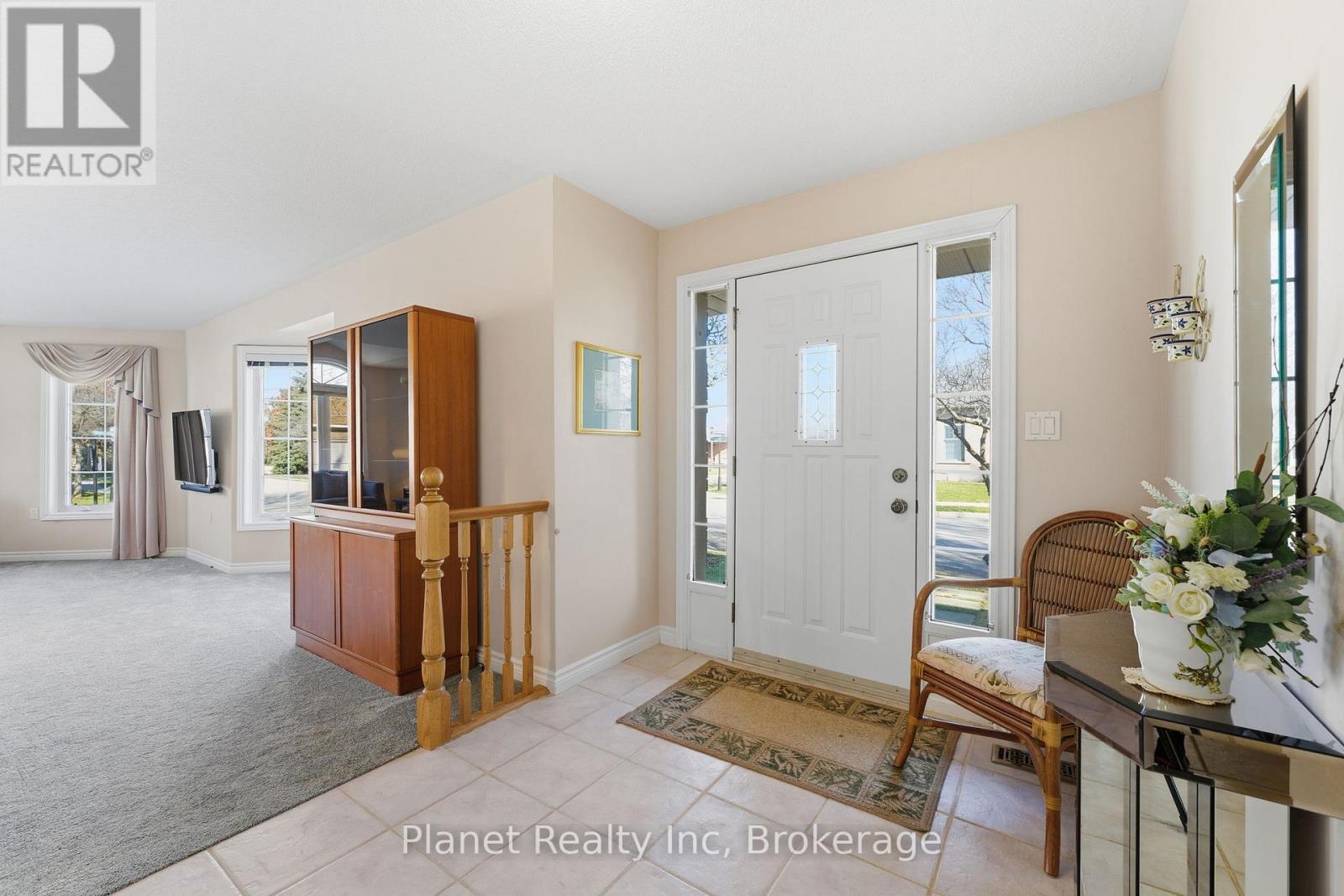 2 Sprucehaven Court, Guelph (Village By The Arboretum), Ontario  N1G 4X7 - Photo 4 - X12567100