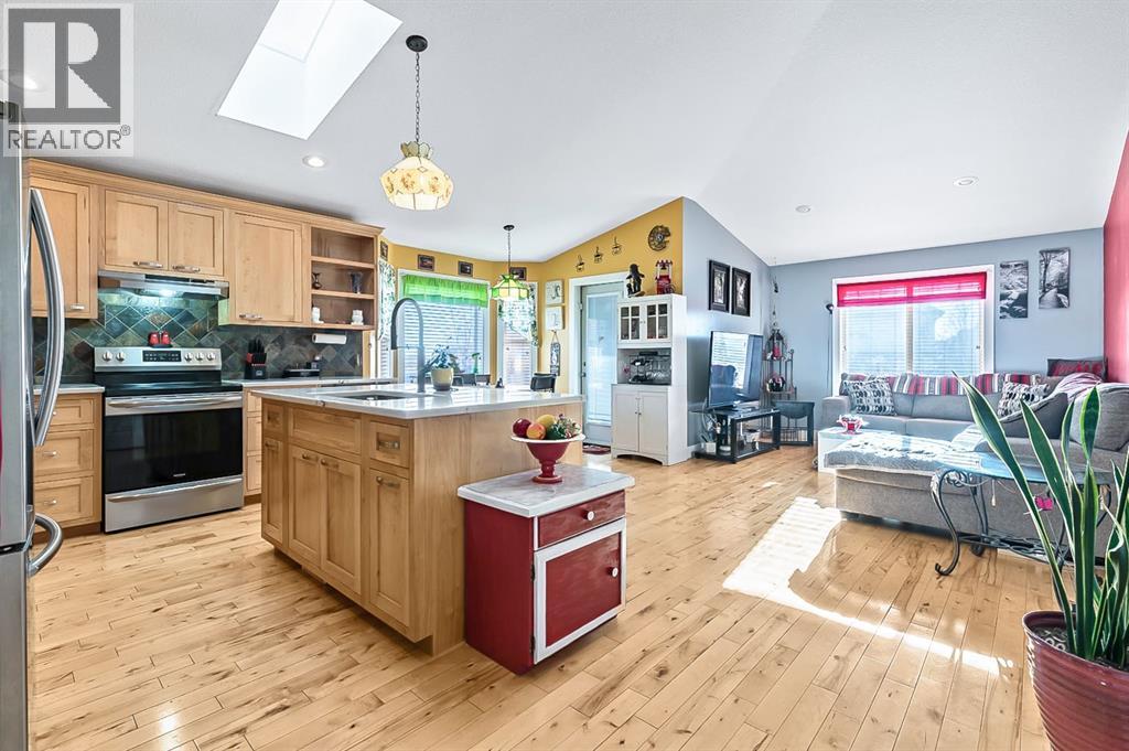 120 Camara Court, Strathmore, Alberta  T1P 1Y3 - Photo 9 - A2271435