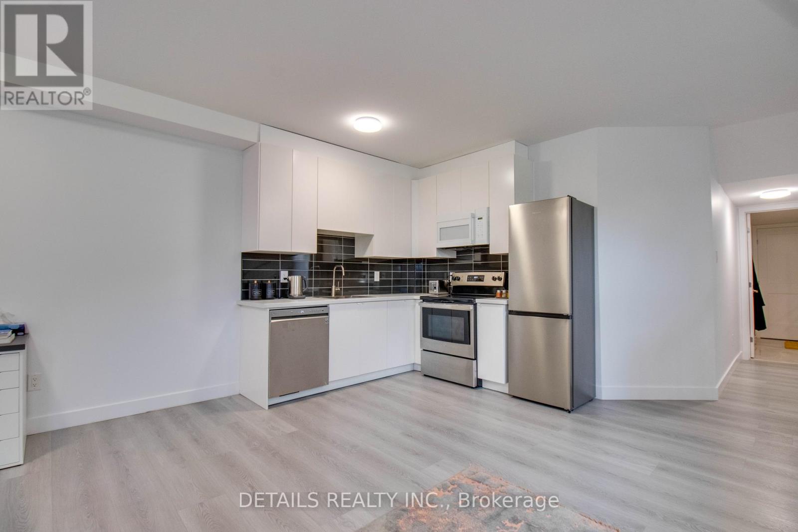 B - 135 B Duford Street, Ottawa, Ontario  K1L 6Z5 - Photo 2 - X12567066