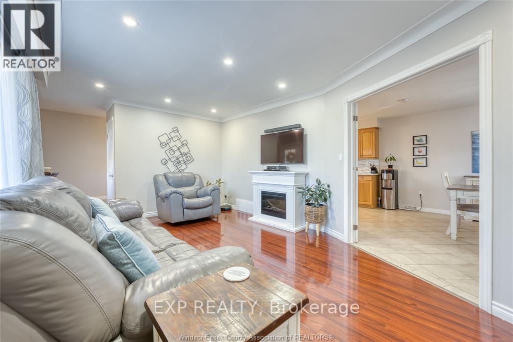 111 Danforth Avenue, Leamington, Ontario  N8H 2R1 - Photo 4 - X12566852