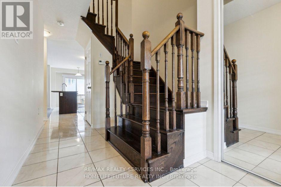 31 Cole Crescent, Brantford, Ontario  N3T 0P4 - Photo 3 - X12566960