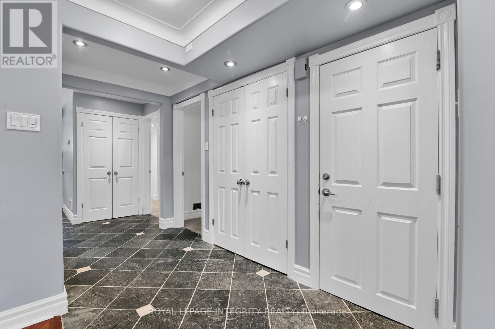 B - 193 Glynn Avenue, Ottawa, Ontario  K1K 1S4 - Photo 6 - X12534852