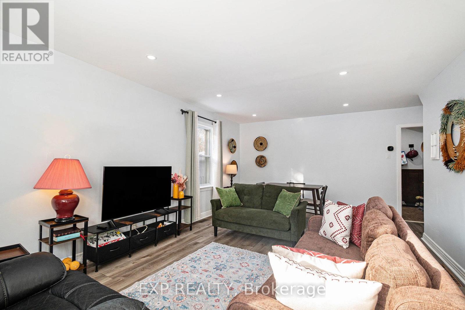 329 Donald Street, Ottawa, Ontario  K1K 1M4 - Photo 3 - X12555296