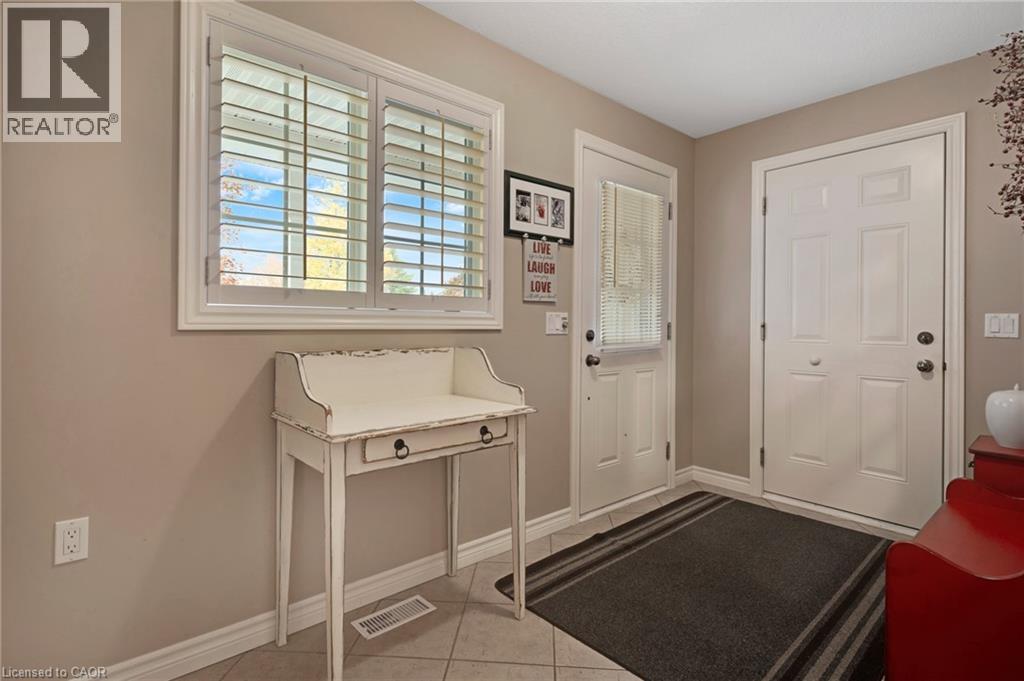 121 Bushmill Circle, Freelton, Ontario L8B 1A5 - Photo 6 - 40780158