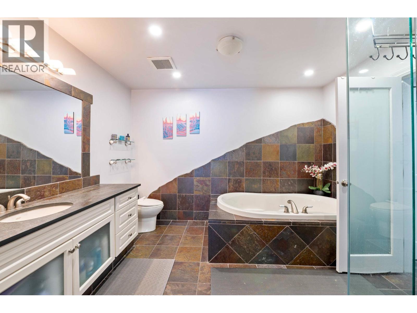 410 777 Eighth Street, New Westminster, British Columbia  V3M 3S7 - Photo 30 - R3069259