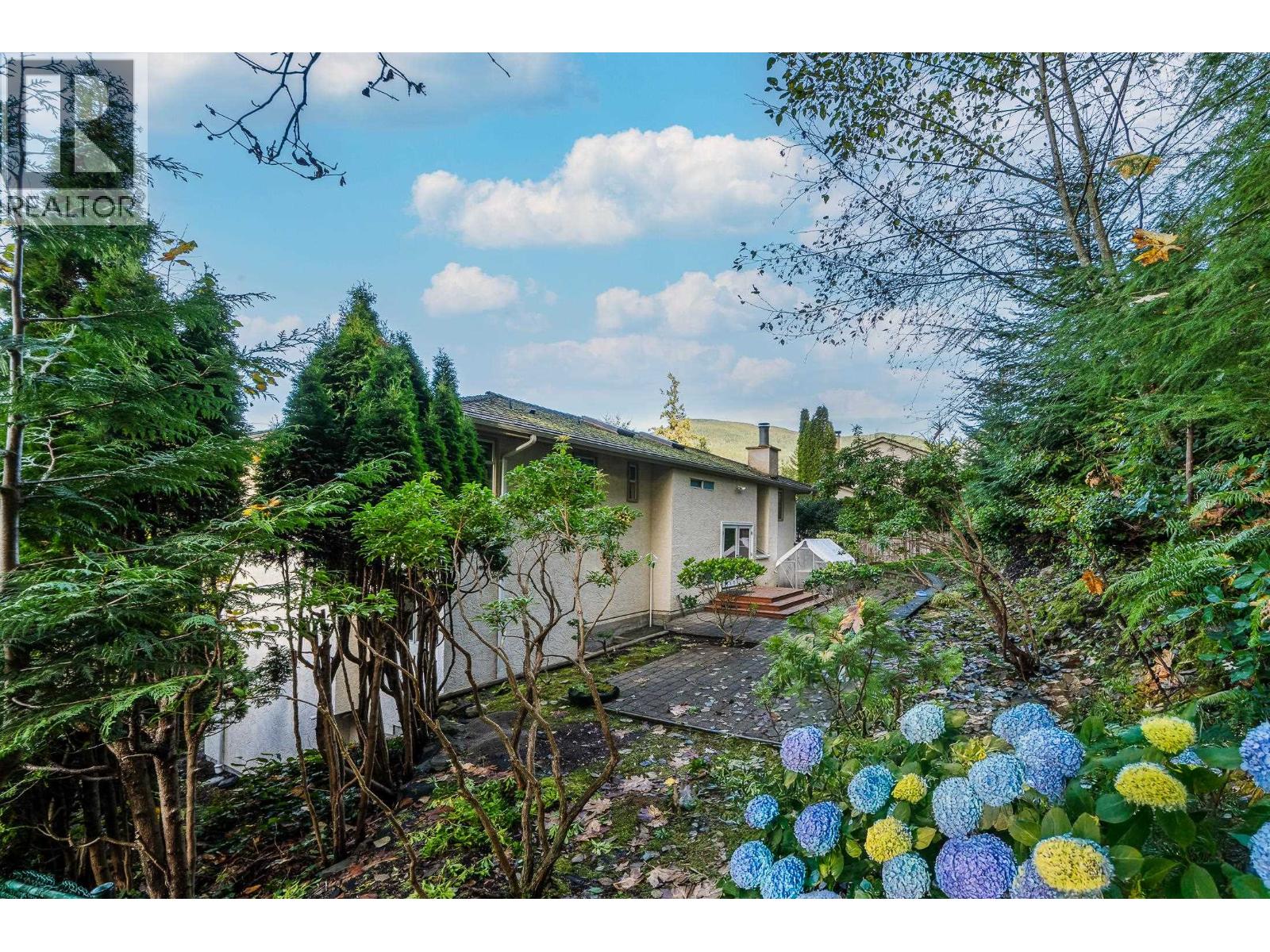 5456 Keith Road, West Vancouver, British Columbia  V7W 3C9 - Photo 2 - R3069261