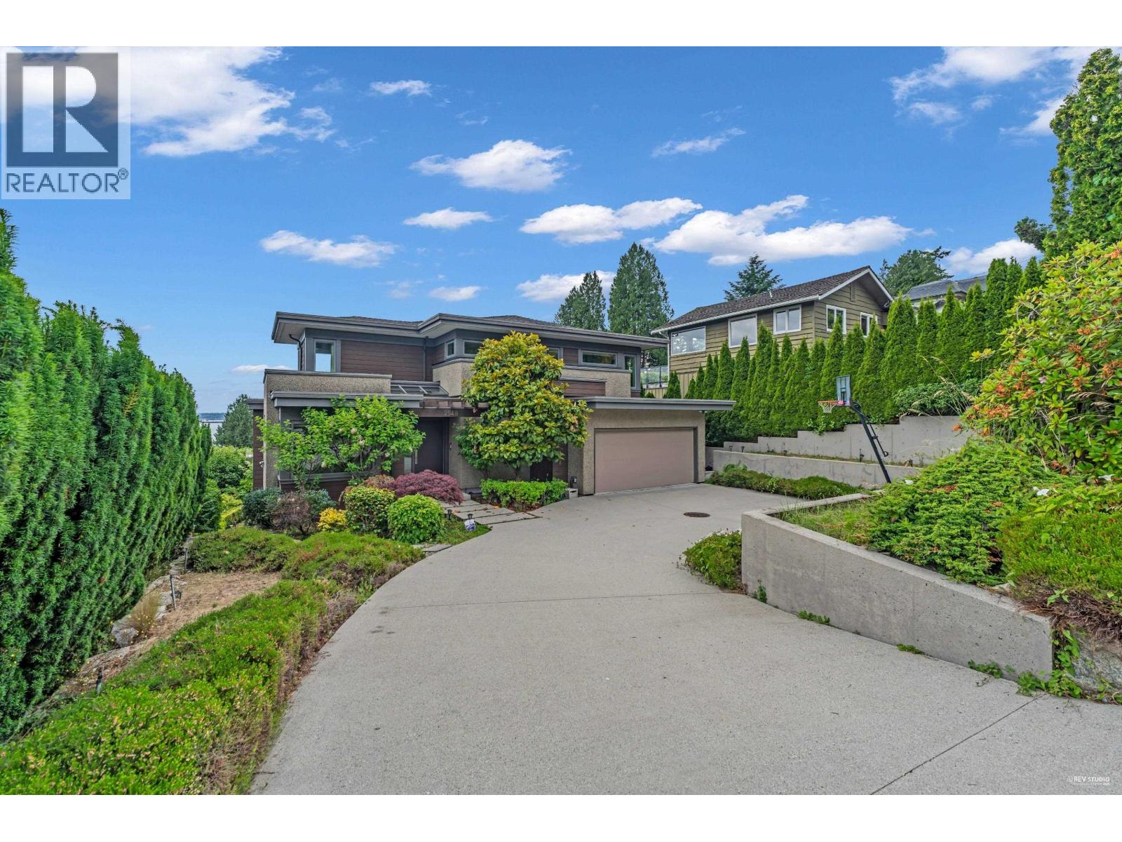 2548 Mathers Avenue, West Vancouver, British Columbia  V7V 2J1 - Photo 2 - R3069271