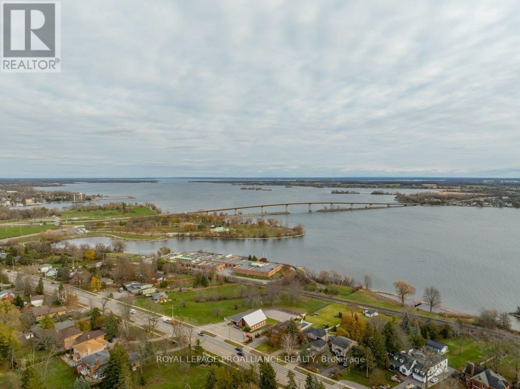 100 Selena Avenue, Belleville, Ontario K8P 4C4 - Photo 3 - X12562330