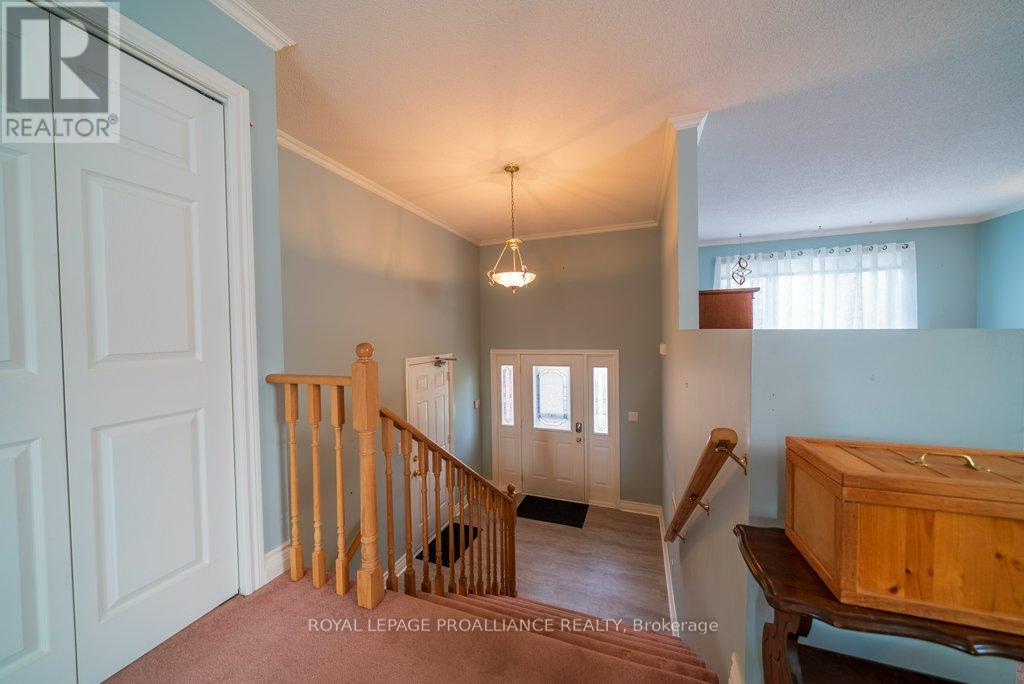 100 Selena Avenue, Belleville, Ontario K8P 4C4 - Photo 12 - X12562330