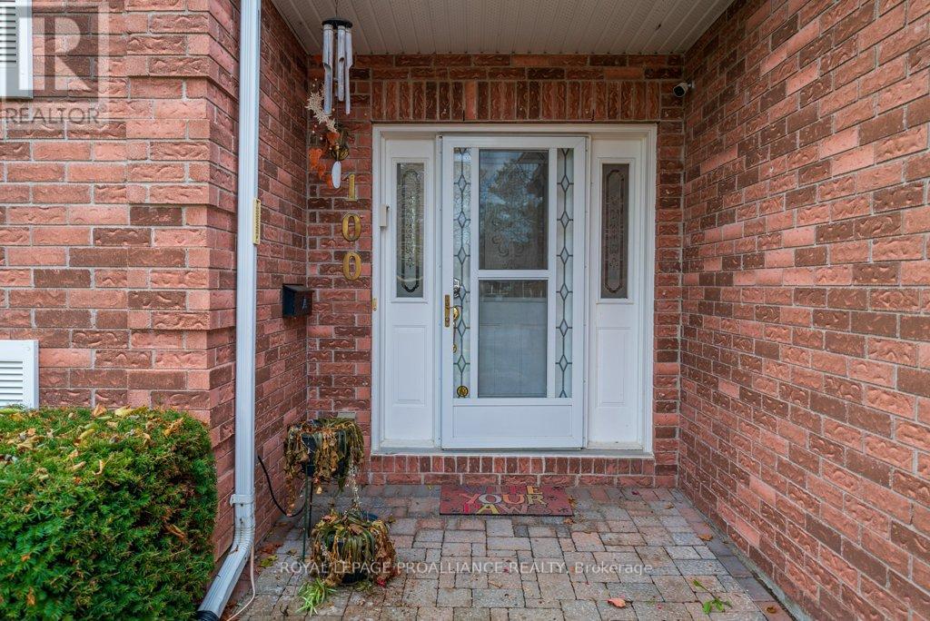 100 Selena Avenue, Belleville, Ontario K8P 4C4 - Photo 10 - X12562330