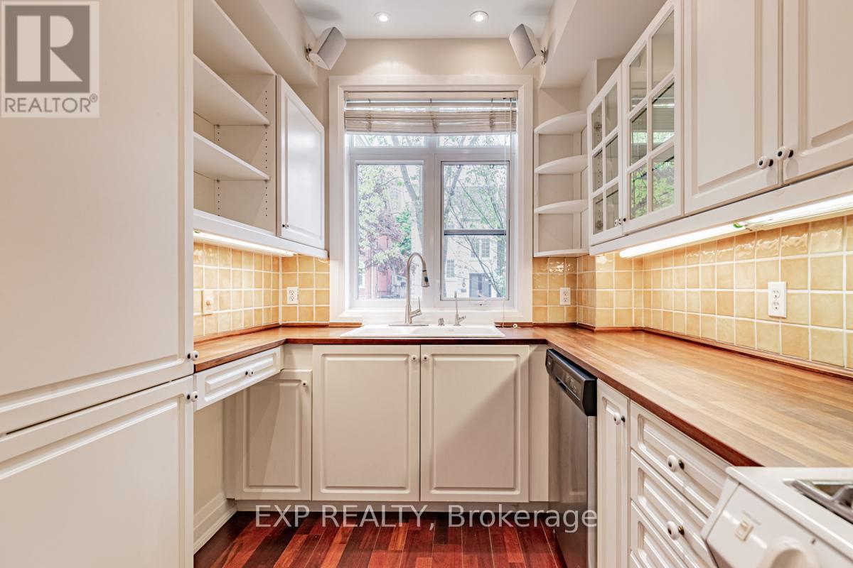 37 Shaftesbury Avenue, Toronto, Ontario  M4T 3B3 - Photo 3 - C12567050